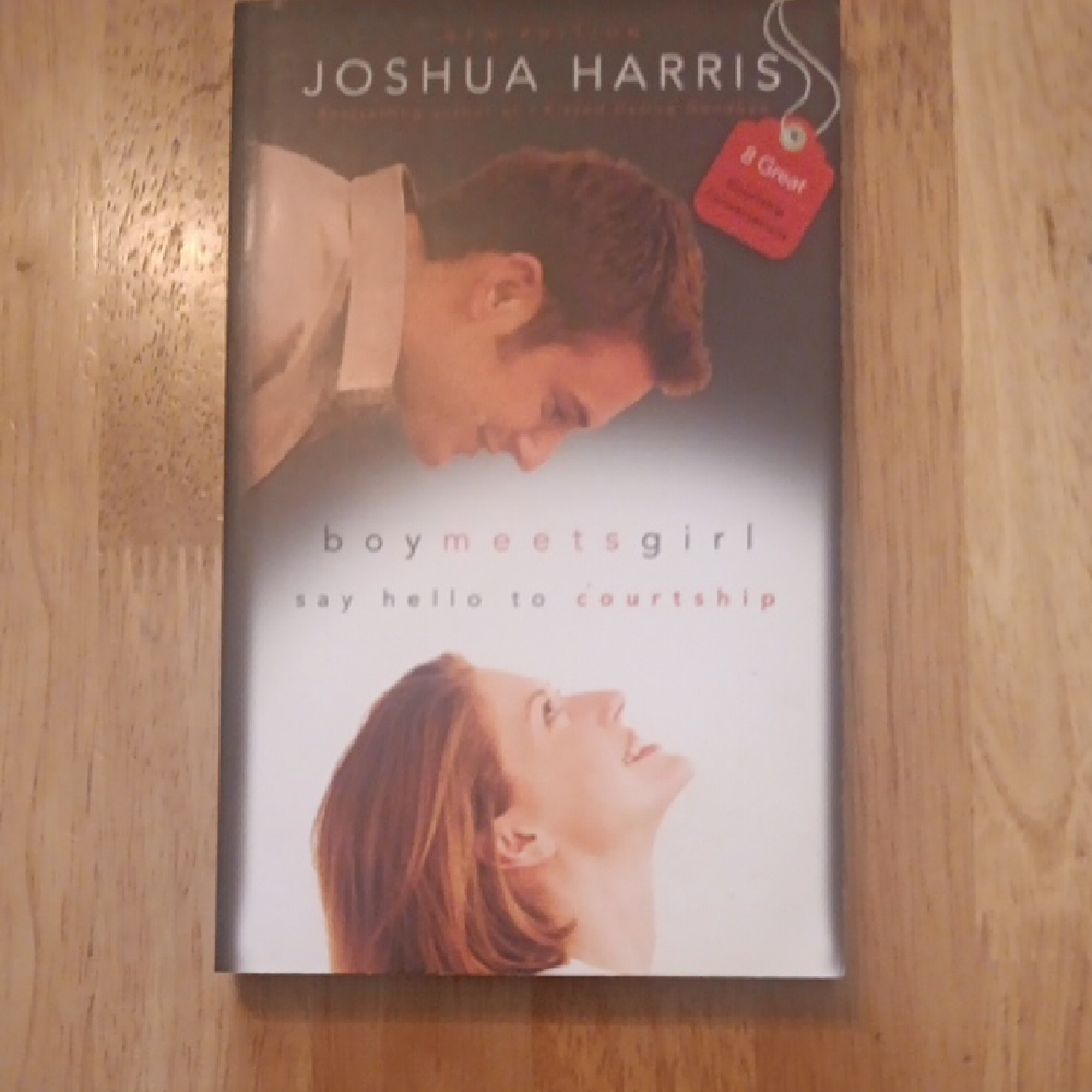 Chronicle Books Black and White Book Cover
